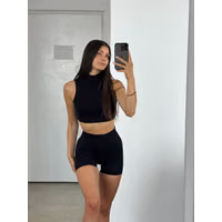 selfy-i-think-i-look-good-in-black-f19-V2JHs1.jpg
