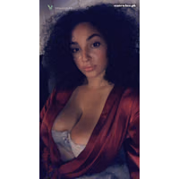 Aaliyah Harmon Cleavage 02.jpg
