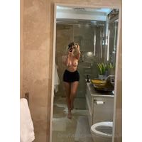 corinna-kopf-(324)-0pC2EH8l.jpg