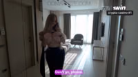 Girl seduced Service man in Hotel, he had no chance... [69693b2570557].mp4