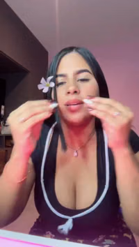 anyelifloress getting ready.mp4